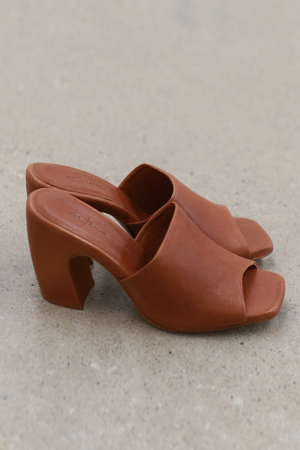 Cortana JANIS Mule Sandals CTN-PF25-SCO86-HENNA